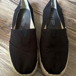 Women’s Toms raffia platform